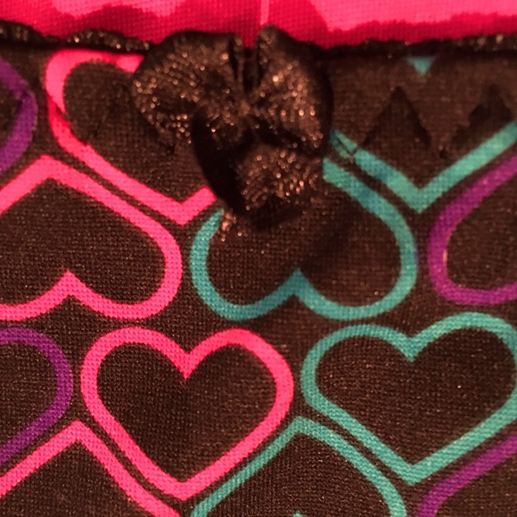 LOVE AFFAIR UNDIES IN HOT PINK & HEARTS, 2PK. SIZE 6X. NEW, NEVER WORN. - Picture 5 of 6